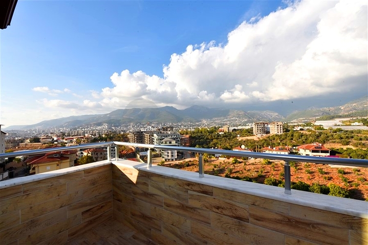 Three-bedroom penthouse in the Oba area