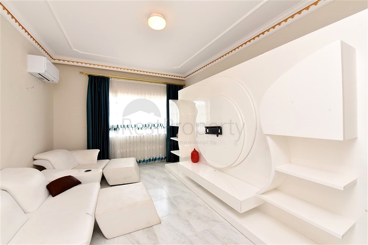 Luxury house with private pool and garden in Demirtas district