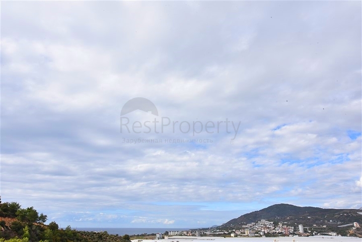 Luxury house with private pool and garden in Demirtas district