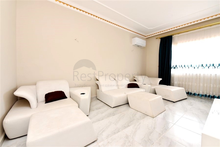 Luxury house with private pool and garden in Demirtas district