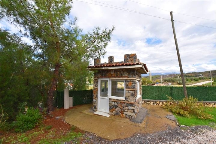 Luxury house with private pool and garden in Demirtas district