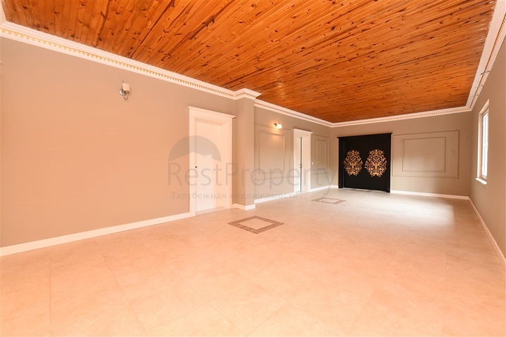 Luxury house with private pool and garden in Demirtas district