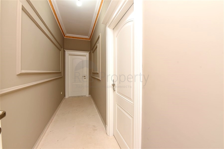 Luxury house with private pool and garden in Demirtas district