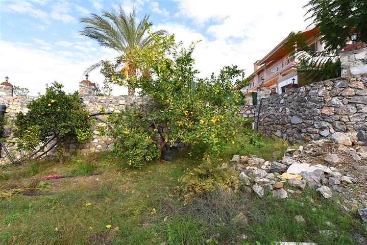 Luxury house with private pool and garden in Demirtas district