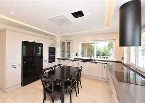 Luxury house with private pool and garden in Demirtas district