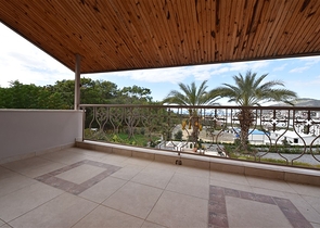 Luxury house with private pool and garden in Demirtas district