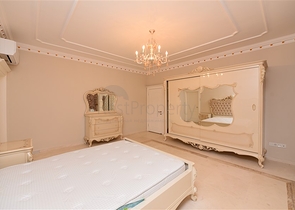 Luxury house with private pool and garden in Demirtas district