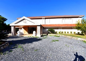 Luxury house with private pool and garden in Demirtas district