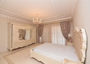 Luxury house with private pool and garden in Demirtas district