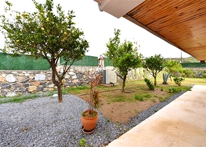 Luxury house with private pool and garden in Demirtas district