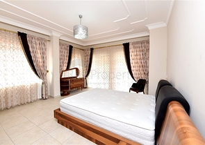 Luxury house with private pool and garden in Demirtas district