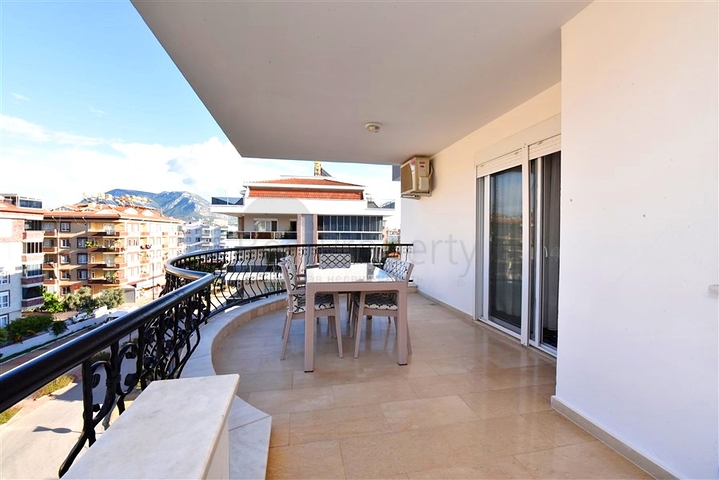 Spacious 4+1 penthouse in the Oba area