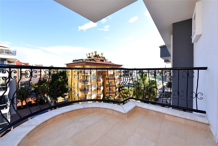 Spacious 4+1 penthouse in the Oba area