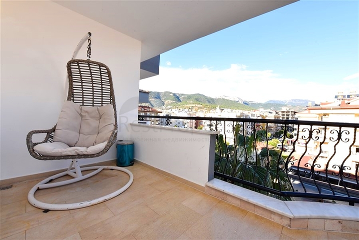 Spacious 4+1 penthouse in the Oba area