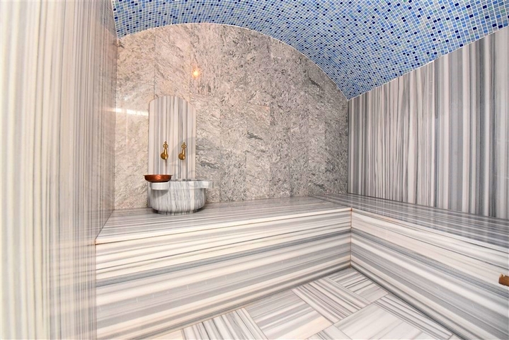 Spacious apartment in the area of Cleopatra beach