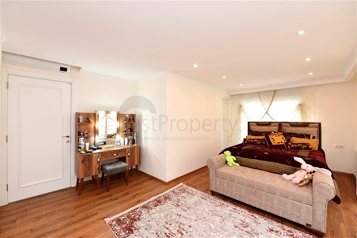 Spacious apartment in the area of Cleopatra beach