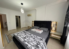 Two-bedroom apartment 450 m from the sea 