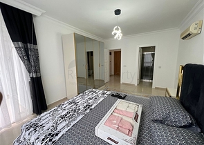 Two-bedroom apartment 450 m from the sea 