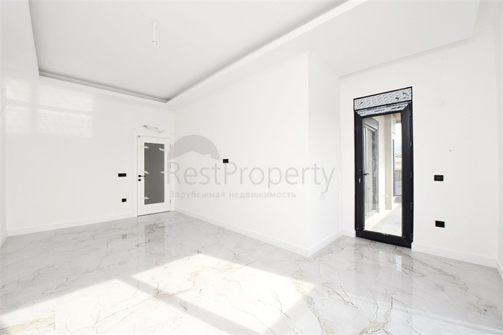 3+1 apartment in a new complex with sea view and Alanya fortress