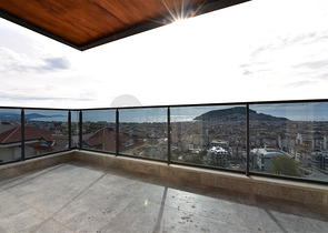 3+1 apartment in a new complex with sea view and Alanya fortress