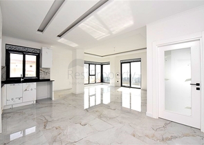 3+1 apartment in a new complex with sea view and Alanya fortress