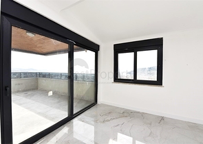 3+1 apartment in a new complex with sea view and Alanya fortress