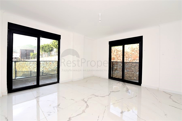 Two-bedroom apartment with stunning panoramic sea views