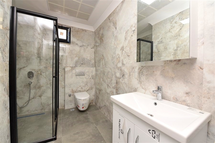 Two-bedroom apartment with stunning panoramic sea views