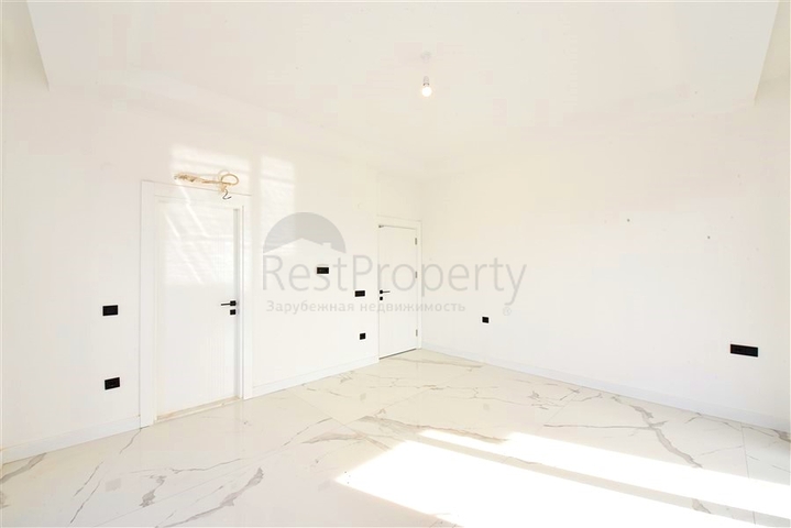 Two-bedroom apartment with stunning panoramic sea views