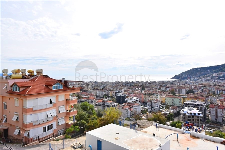 Two-bedroom apartment with stunning panoramic sea views