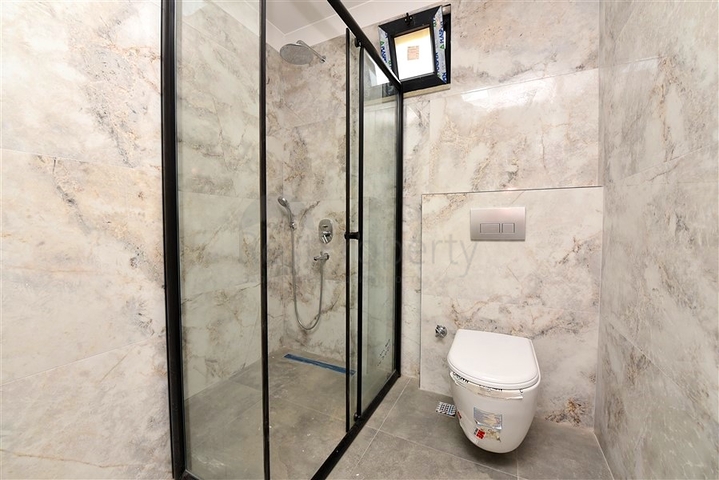 Two-bedroom apartment with stunning panoramic sea views