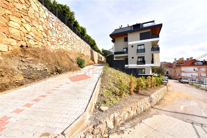 Two-bedroom apartment with stunning panoramic sea views