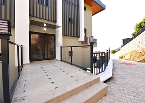 Two-bedroom apartment with stunning panoramic sea views