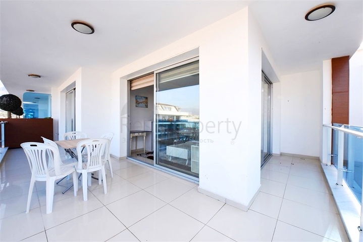 Large 1+1 apartment in a modern complex in Kestel district