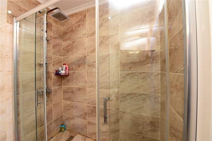 Large 1+1 apartment in a modern complex in Kestel district