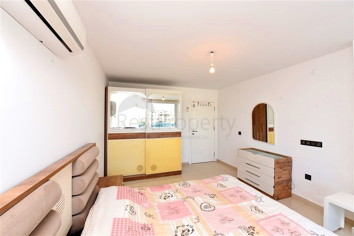 Large 1+1 apartment in a modern complex in Kestel district