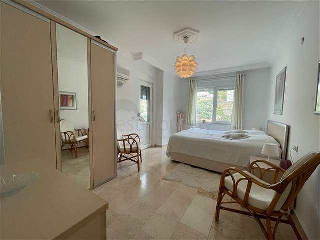 Spacious 2+1 apartment from the owner in the Cikcilli area