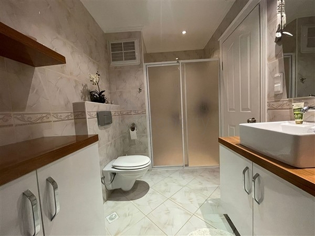 Spacious 2+1 apartment from the owner in the Cikcilli area