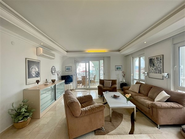 Spacious 2+1 apartment from the owner in the Cikcilli area