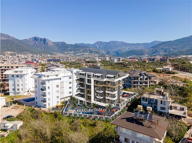 A modern style complex in the prestigious Oba district 