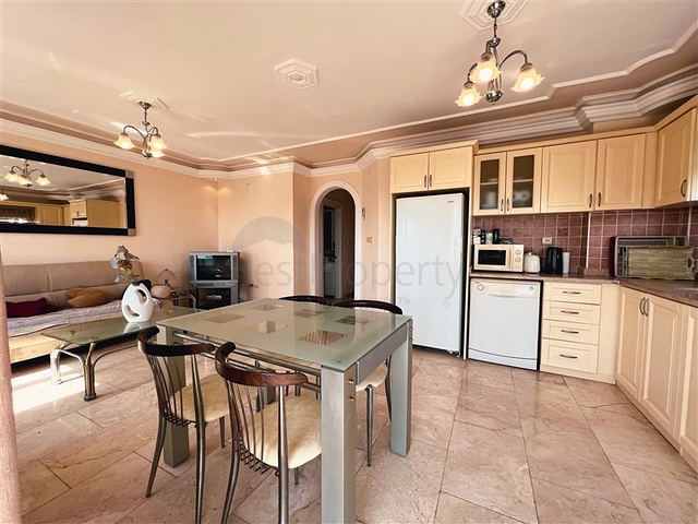 3+1 penthouse with sea view in Mahmutlar area