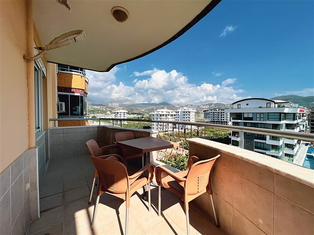 3+1 penthouse with sea view in Mahmutlar area