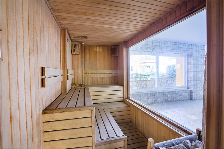 3+1 penthouse with sea view in Mahmutlar area