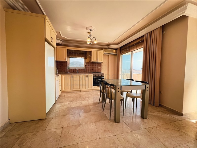 3+1 penthouse with sea view in Mahmutlar area