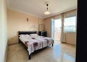 3+1 penthouse with sea view in Mahmutlar area