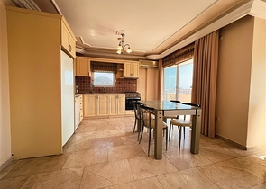 3+1 penthouse with sea view in Mahmutlar area