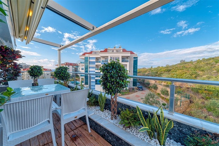 Penthouse with mountain view in Kestel