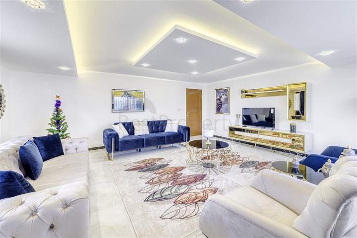 Penthouse with mountain view in Kestel