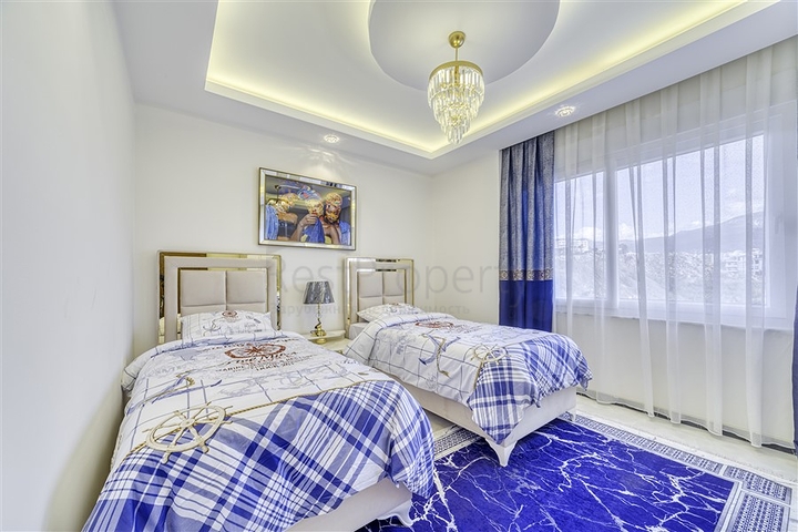 Penthouse with mountain view in Kestel