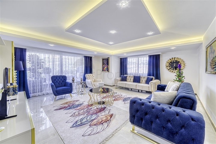 Penthouse with mountain view in Kestel